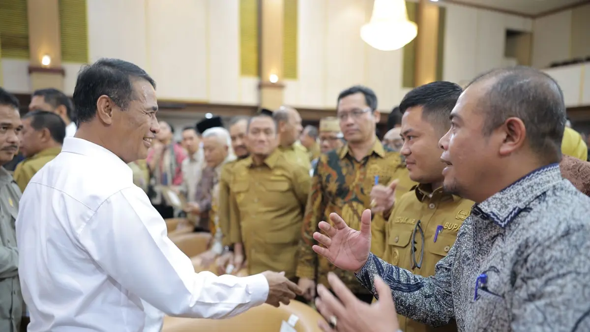 

PANGAN NASIONAL: Mentan Amran di sela-sela Rapat Koordinasi Nasional Antisipasi Kemarau 2026 di Kantor Kementerian Pertanian, Senin, 20 April 2026. ISTIMEWA