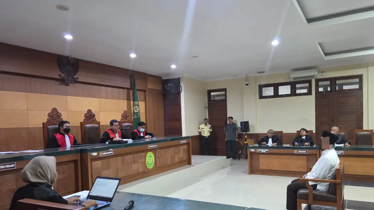 Sidang guru pelaku pencabulan di Ponpes Tenggarong Seberang bulan Februari lalu (Elmo/Prokal.co)