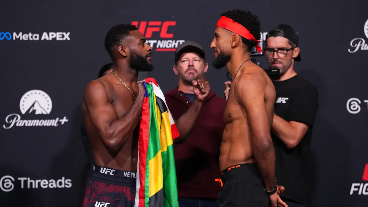 Aljamain Sterling (kiri) dan "The Moroccan Devil": Youssef Zalal dalam sesi face off.