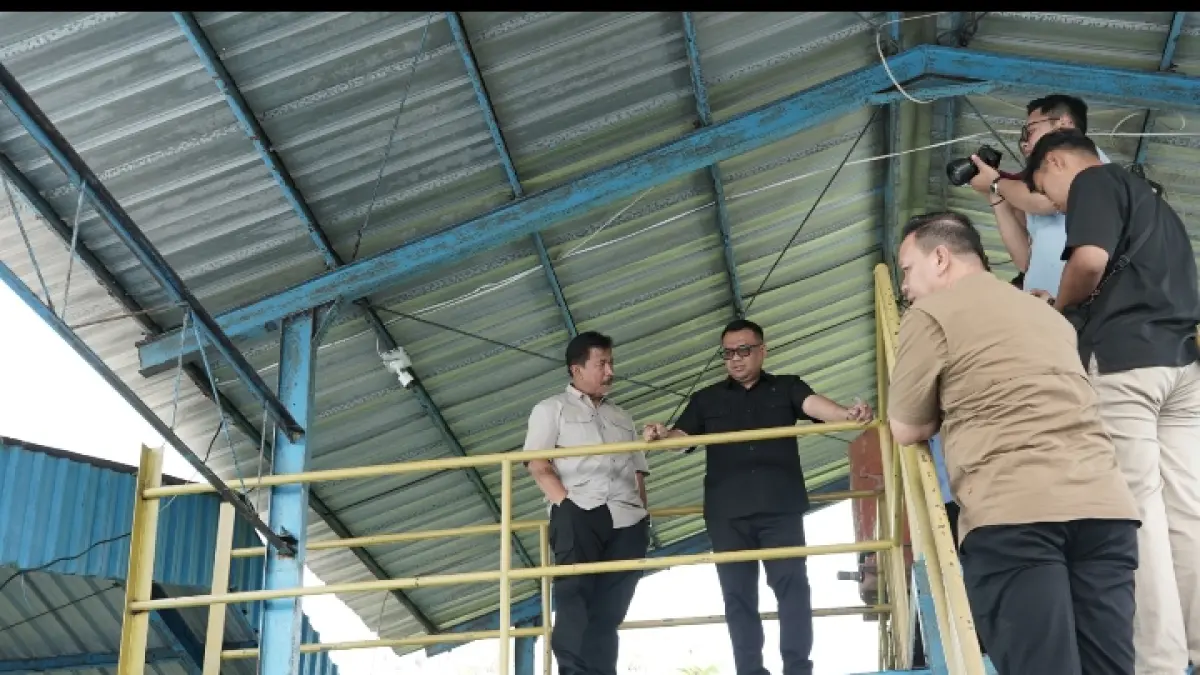 Bupati Kukar Aulia Rahman Basri meninjau Instalasi Pengelolaan Air Bekotok Perumda Tirta Mahakam (Istimewa)