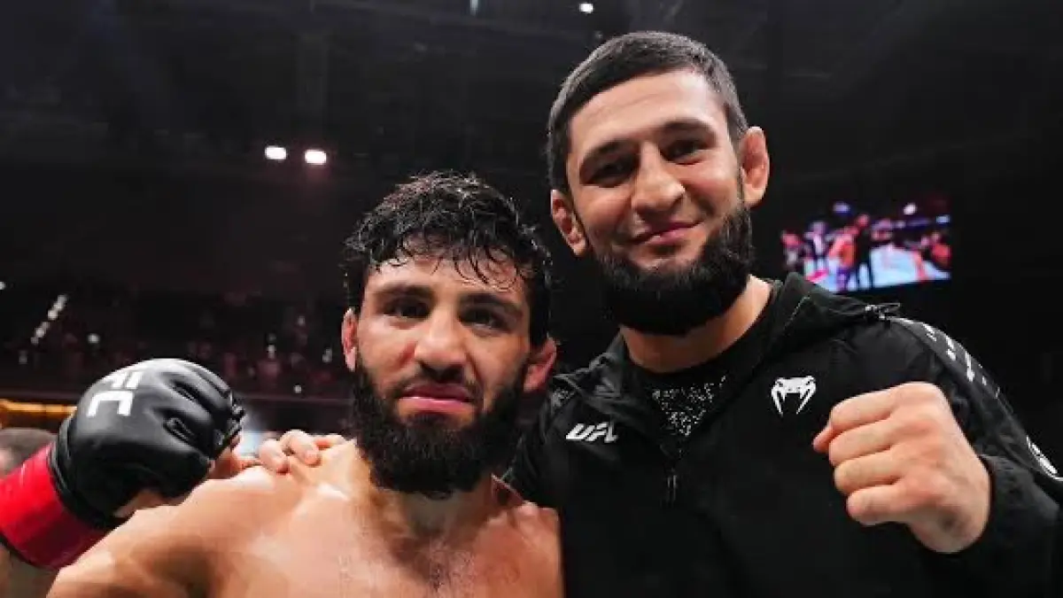 Arman Tsarukyan dan Khamzat Chimaev.