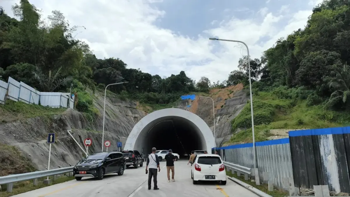 Kunjungan lapangan Pansus LKPj Kepala Daerah Tahun Anggaran 2025 ke Terowongan Samarinda, Senin (24/4). 