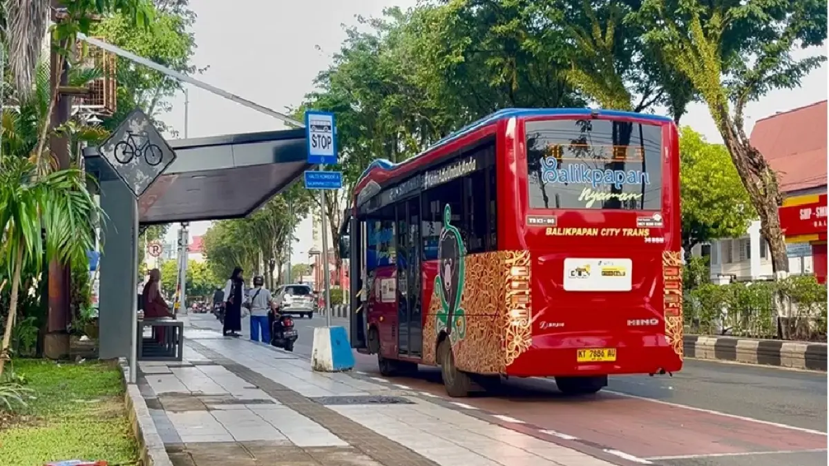 Armada Balikpapan City Trans (BCT) saat beroperasi melayani mobilitas masyarakat di Kota Balikpapan.