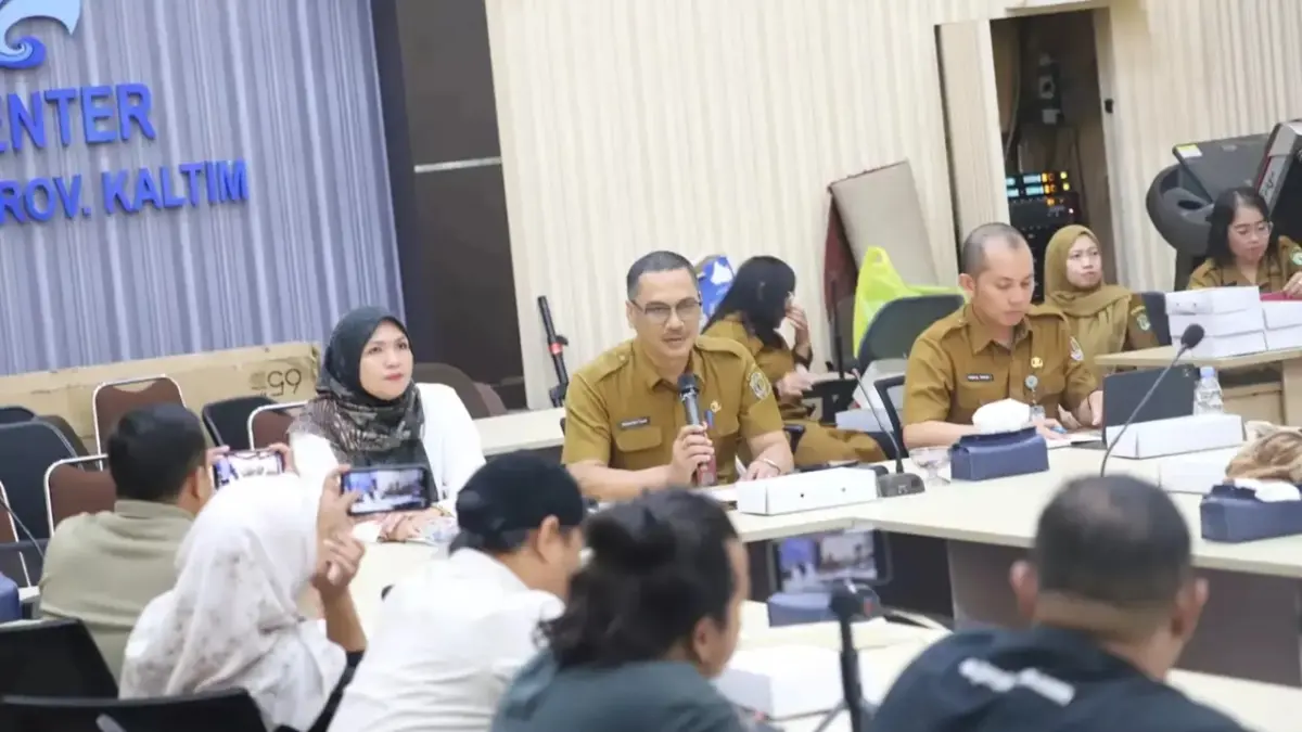 Pemprov Kaltim klarifikasi terkait pengadaan kursi pijat dan laundry. Namun disatu sisi Pengamat mempertanyakan lagi soal pengembalian mobil Rp 8,5 miliar.