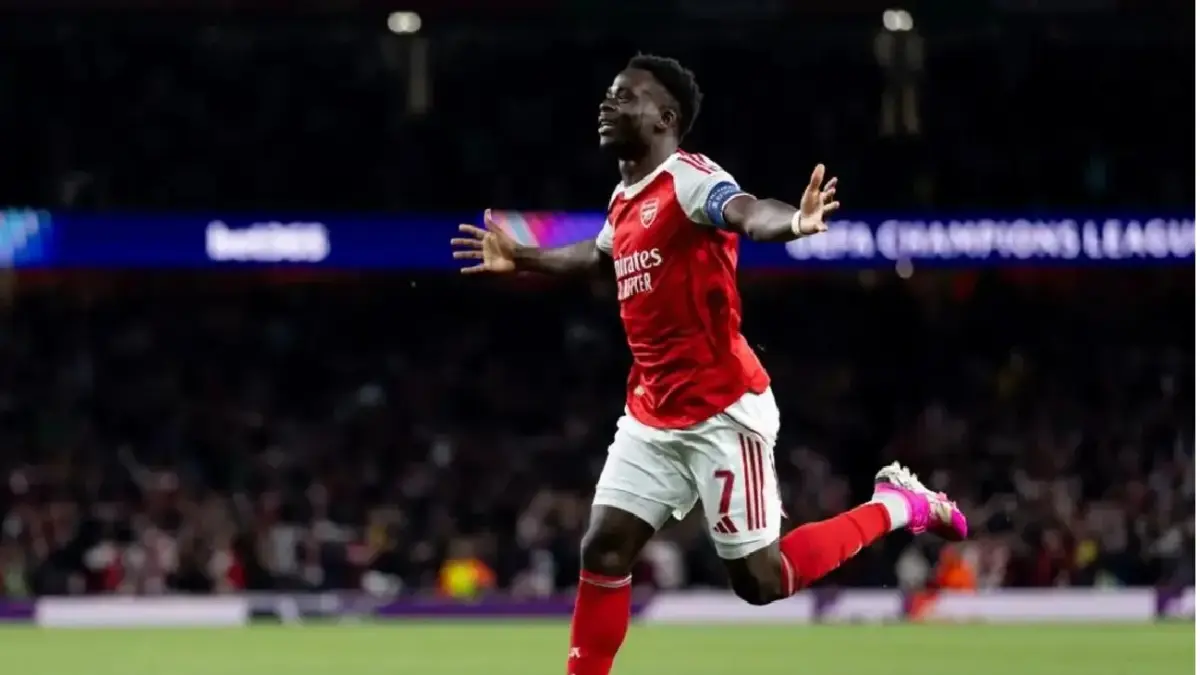 Selebrasi Bukayo Saka setelah mencetak gol penentu kemenangan untuk Arsenal dalam pertandingan leg kedua semifinal Liga Champions 2025/26 di Emirates Stadium pada Selasa (5/5/2026). UEFA.com