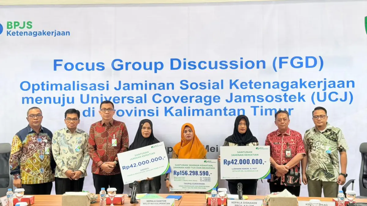 Pemerintah Provinsi Kalimantan Timur terus mempercepat perluasan perlindungan jaminan sosial ketenagakerjaan melalui program Universal Coverage Jamsostek.