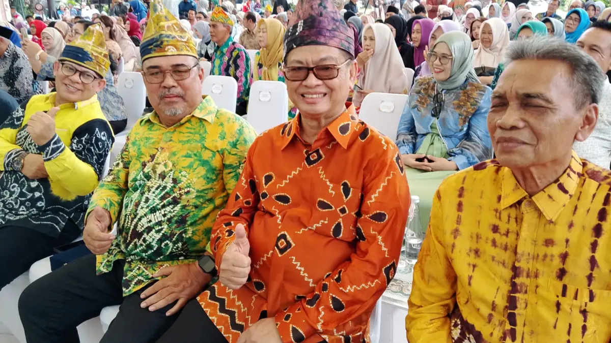AGENDA: Irianto Lambrie (dua kanan) menghadiri halalbihalal KBB Jabodetabek di Kraton Majapahit di Jakarta Timur, Minggu, 10 Mei 2026. ISTIMEWA
