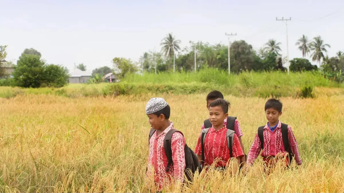 Aktivitas warga di salah satu persawahan di Kabupaten Banjar. (DISTAN BANJAR)