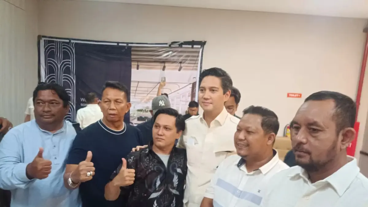  Aliansi Perjuangan Masyarakat Kaltim memberikan surat kepada Presiden Prabowo melalui Wakil Ketua Umum Gerindra G Budisatrio Djiwandono.
