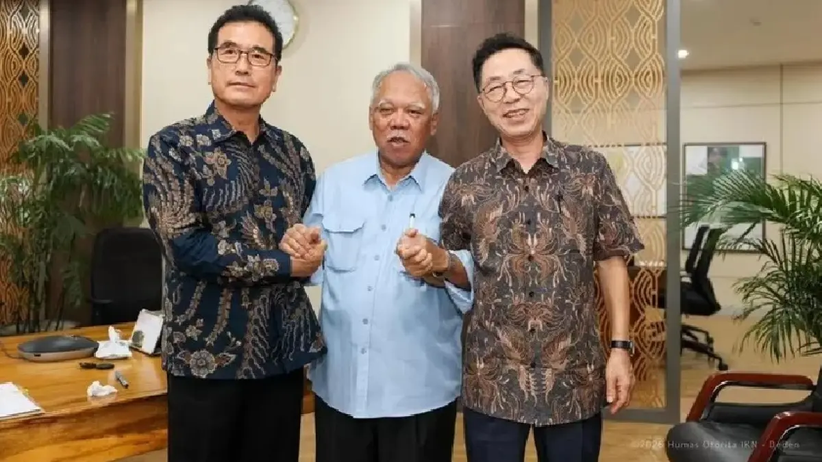 Kepala Otorita IKN Basuki Hadimuljono (tengah) bersama pengusaha asal Korea Selatan.(FOTO: DOK. OTORITA IKN)