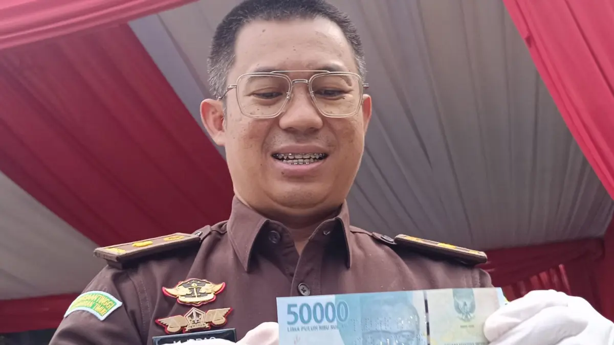 Uang palsu yang akan dimusnahkan.