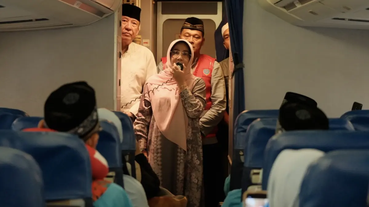 LEPAS JEMAAH: Bupati Berau, Sri Juniarsih Mas, melepas keberangkatan 211 jamaah calon haji asal Berau menuju Embarkasi Balikpapan, Kamis, 14 Mei 2026. KPG