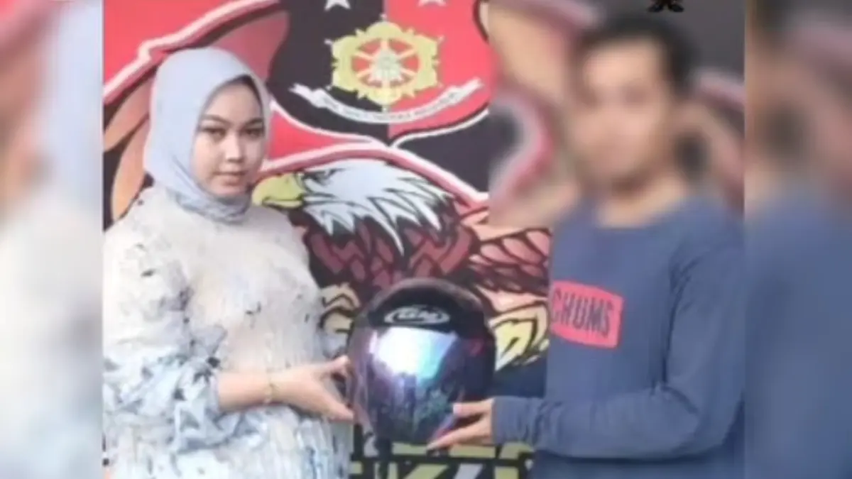 Pengembalian helm.