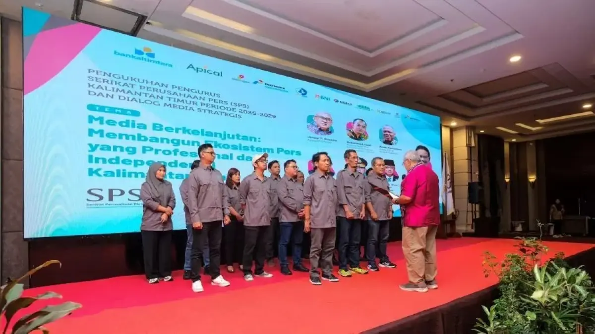  Pengurus SPS Kaltim periode 2025–2029 dikukuhkan oleh Ketua SPS Pusat, H Januar P Ruswita.