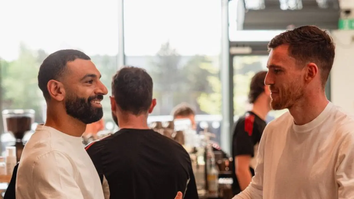 Mo Salah dan Andy Robertson