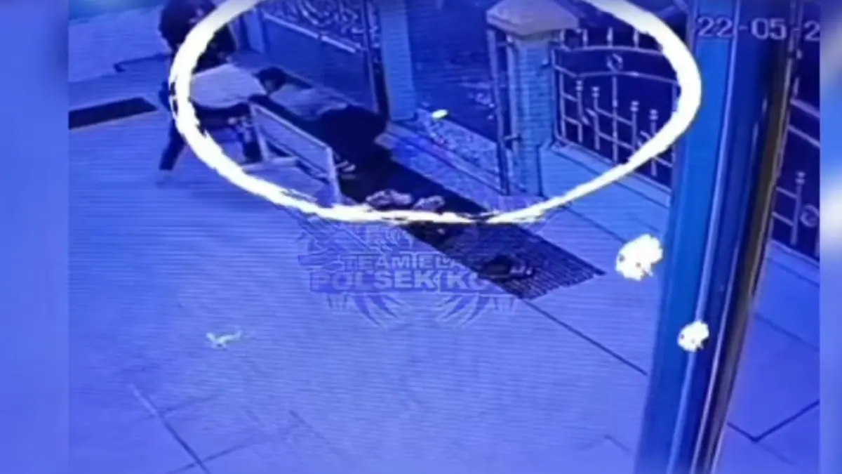 Aksi pelaku terekam kamera.