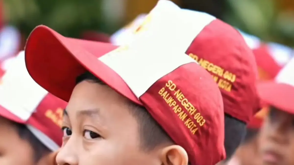Siswa SD mengikuti kegiatan sekolah di Balikpapan. Pemerintah menghapus syarat calistung dan ijazah TK dalam penerimaan murid baru SD tahun 2026.