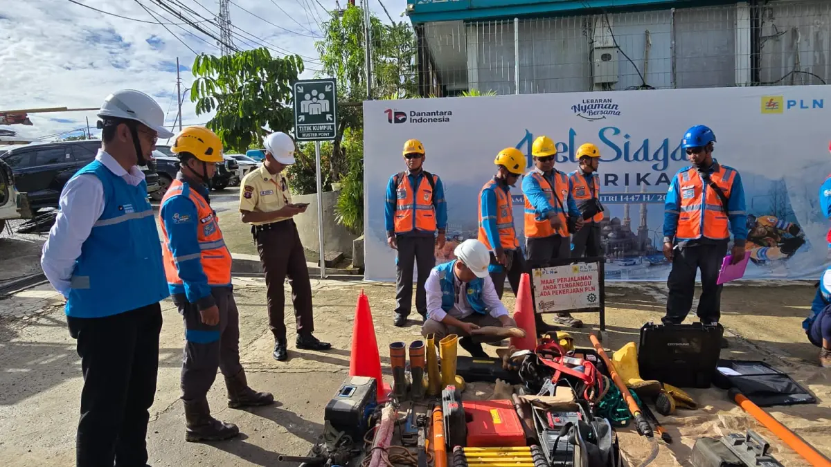  Ribuan petugas disebar di 28 posko siaga untuk memastikan pasokan listrik tetap andal 
