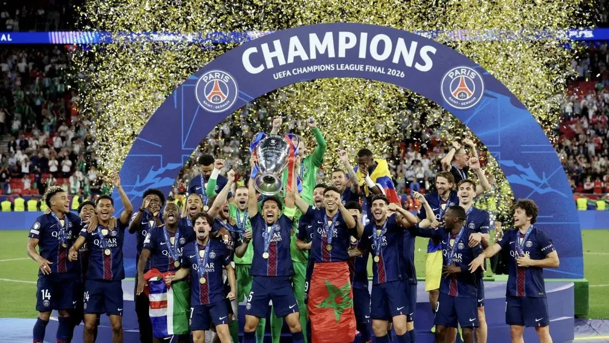 Pemain PSG rayakan kemenangan.