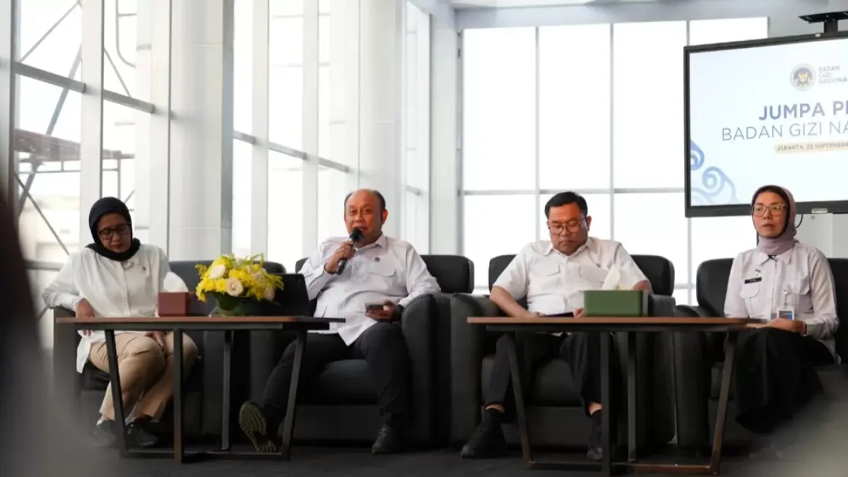 DICOPOT: Dadan Hindayana saat masih aktif bersama dua wakilnya Nanik S. Deyang dan Sony Wijaya.