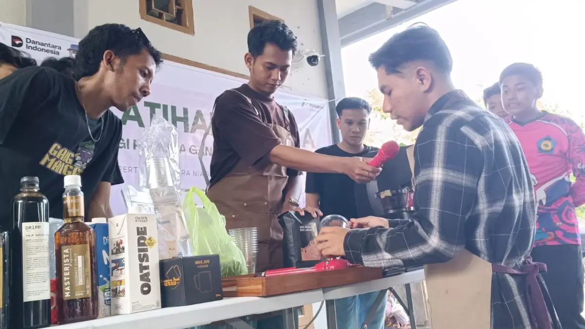Pelatihan barista kepada 15 pemuda dari tiga RT di Jalan Cendana 5 Gang Manggis, Kelurahan Teluk Lerong Ulu (TLU), Samarinda, Kamis 4 Juni 2026.
