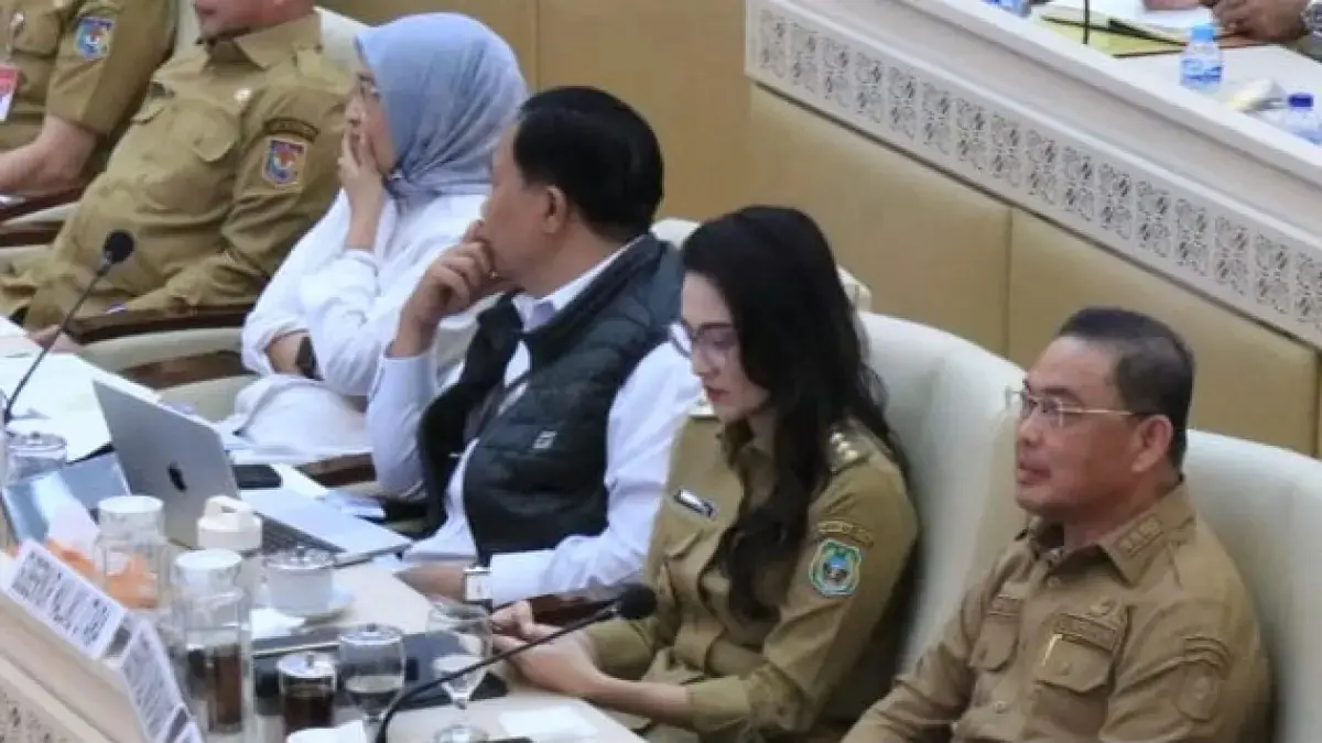 Gubernur Kalimantan Barat Ria Norsan saat menghadiri Rapat Dengar Pendapat (RDP) Komisi II DPR RI di Gedung Nusantara, Kompleks Parlemen, Jakarta, Senin 8 Juni 2026 (ADPIM PEMPROV KALBAR)