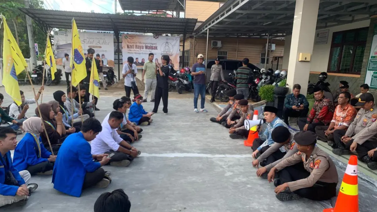 Aksi demonstrasi mahasiswa yang tergabung di PMII ke Kemenag Kukar mengenai dugaan pelecehan di Ponpes Tenggarong Seberang (Istimewa)