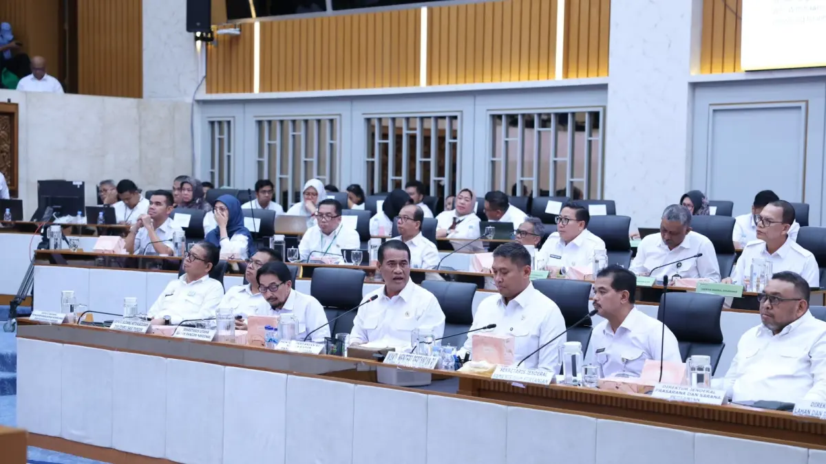 KUALITAS: Mentan Amran (tengah, depan) saat rapat bersama Komisi IV, DPR RI, di Jakarta, Rabu, 10 Juni 2026. ISTIMEWA
