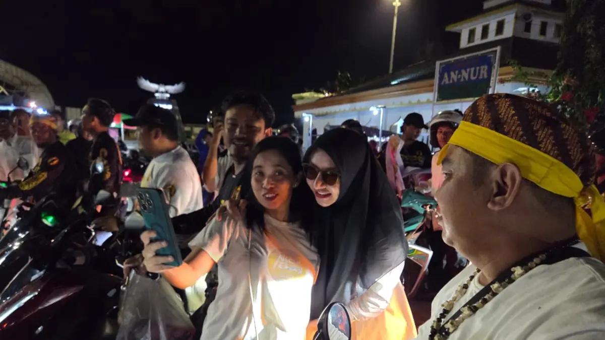 &nbsp;Kedatangan Rita Widyasari, Bupati Kutai Kartanegara periode 2010-2017 di Tenggarong (Elmo/Prokal.co)