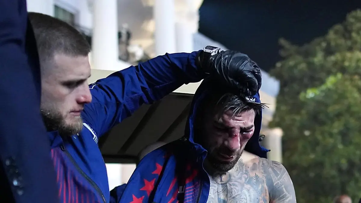 Ilia Topuria usai duel dengan Justin Gaethje.
