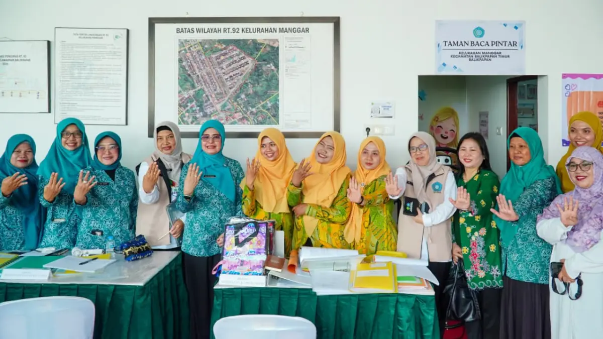 Tim Penggerak (TP) PKK Provinsi Kalimantan Timur saat melakukan verifikasi lapangan lomba PKK tingkat provinsi di Kota Balikpapan, Minggu (14/6/2026).