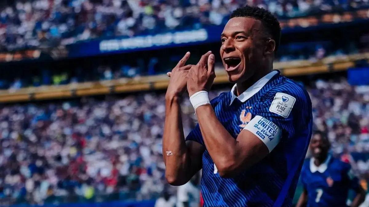 Kylian Mbappe merayakan salah satu dari dua golnya saat membawa Prancis menang 3-1 atas Senegal pada laga perdana Grup I Piala Dunia 2026. (Instagram/@equipedefrance)