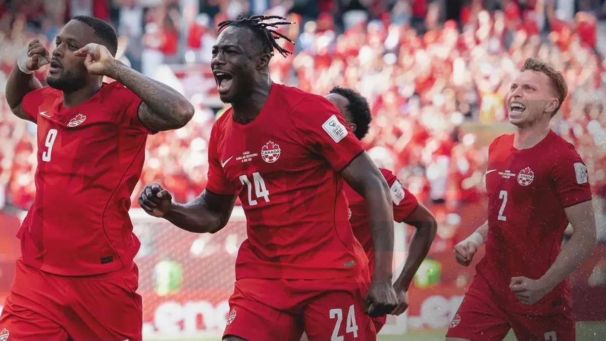 Cyle Larin merayakan gol penyama kedudukan yang membawa Kanada bermain imbang 1-1 melawan Bosnia dan Herzegovina di Piala Dunia 2026. (Instagram @canmnt)