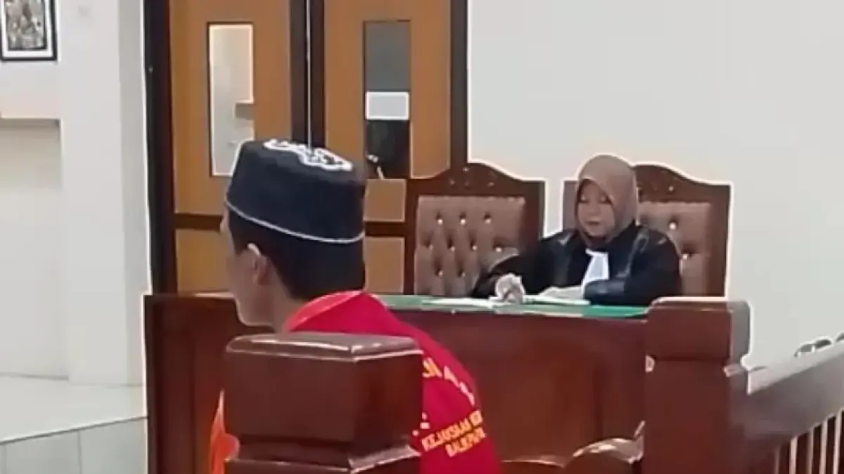 Terdakwa dalam persidangan.