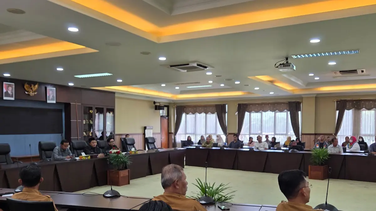 RDP DPRD Kukar bersama warga Perumahan Eks Tanjung Mangkurawang (Elmo/Prokal.co)