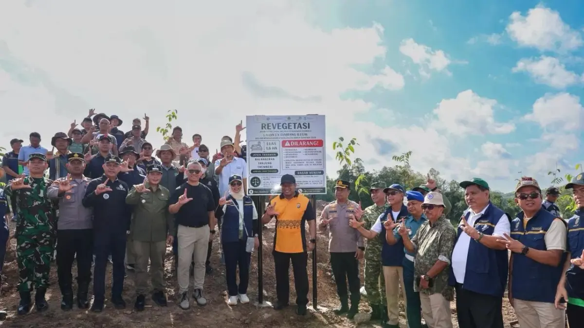 Otorita IKN mempercepat pemulihan kawasan Tahura Bukit Soeharto melalui revegetasi lahan bekas tambang ilegal.(HUMAS-OIKN)