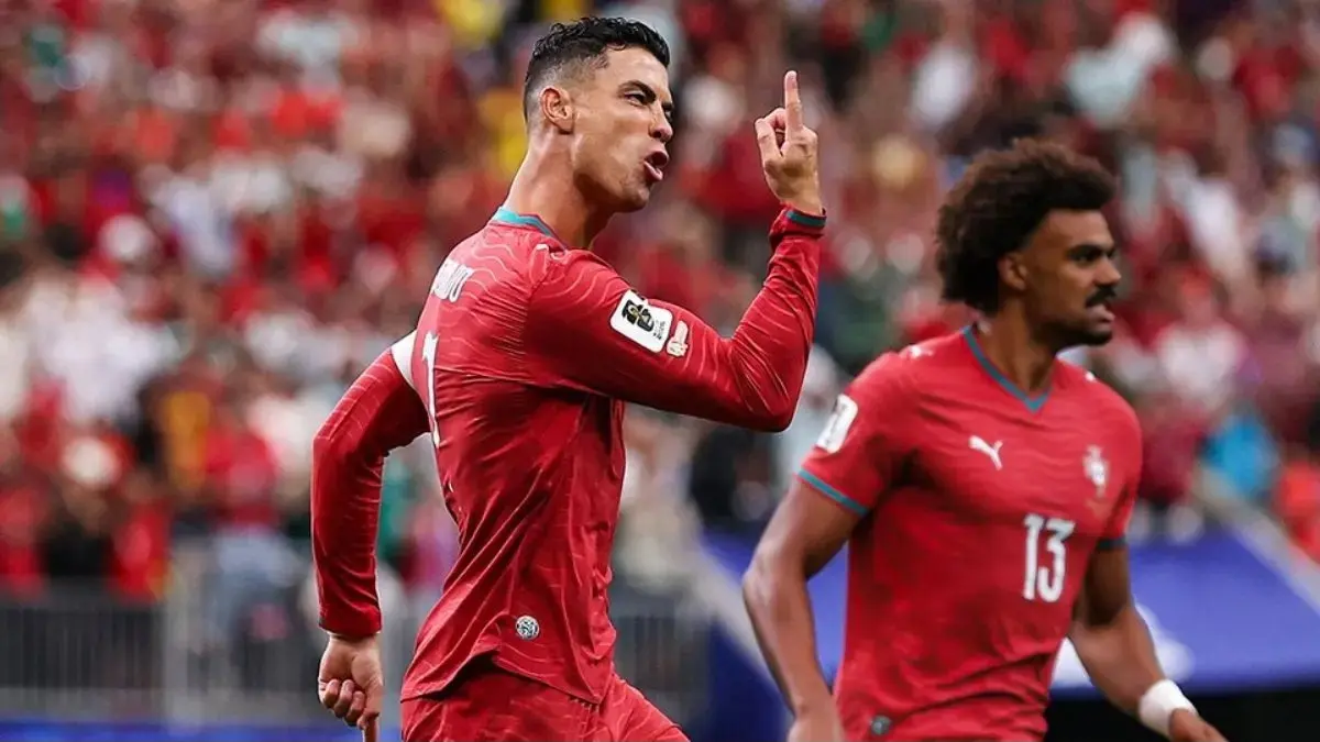 Brace Cristiano Ronaldo bantu timnas Portugal tumbangkan Uzbekistan 5-0 di piala dunia. (@brfootball/X).