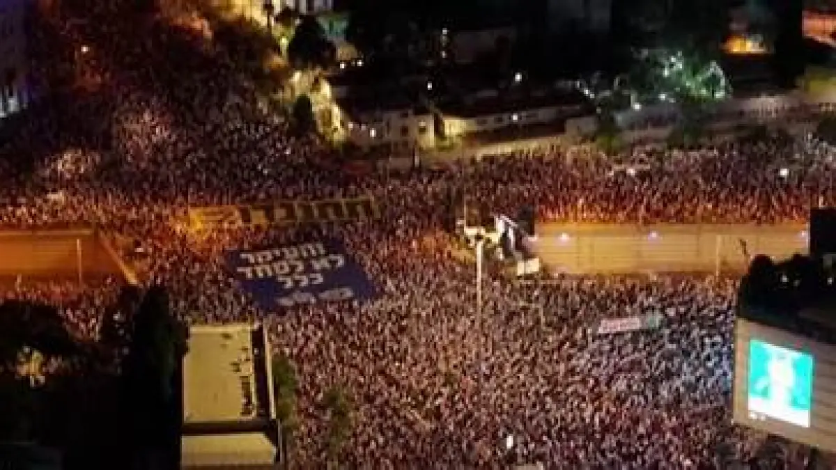 Demo warga Israel.