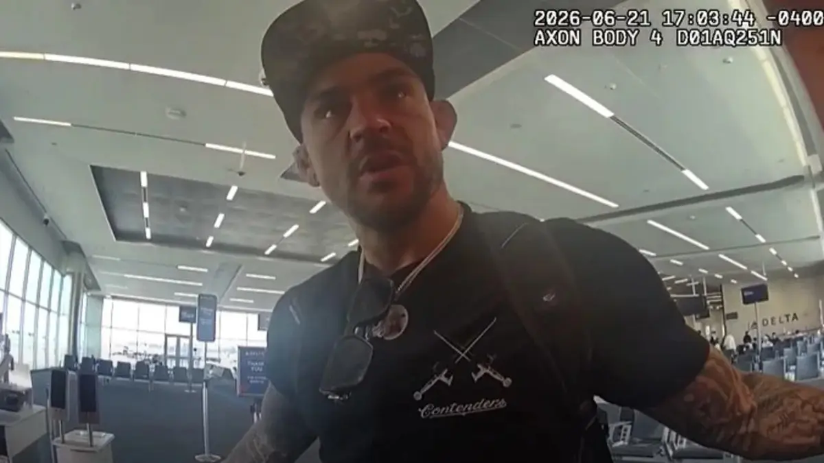 Dustin Poirier ribut dengan polisi.
