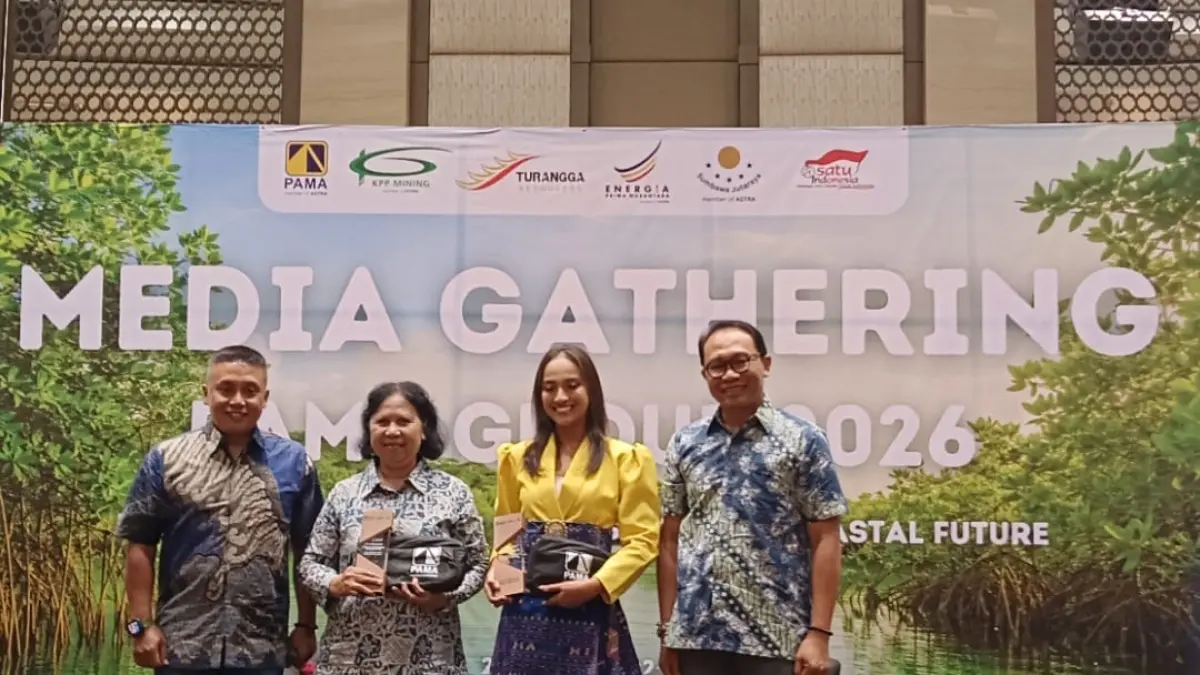 GATHERING : Direktur PAMA, Abdul Nasir Maksum (kanan pertama) hadir membuka kegiatan media gathering 2026 di Gumaya Hotel, Rabu (24/6) malam.