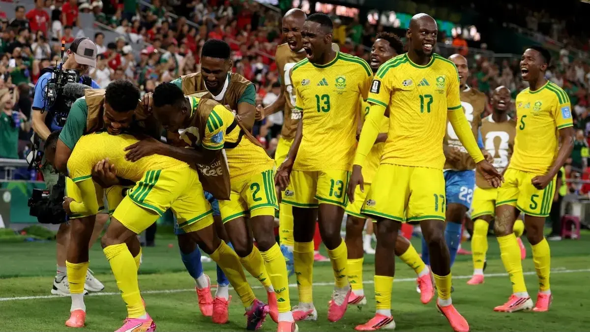 Selebrasi pemain Afrika Selatan setelah memastikan tiket ke babak 32 besar Piala Dunia 2026 usai mengalahkan Korea Selatan 1-0 di Monterrey. (Dok. FIFA)