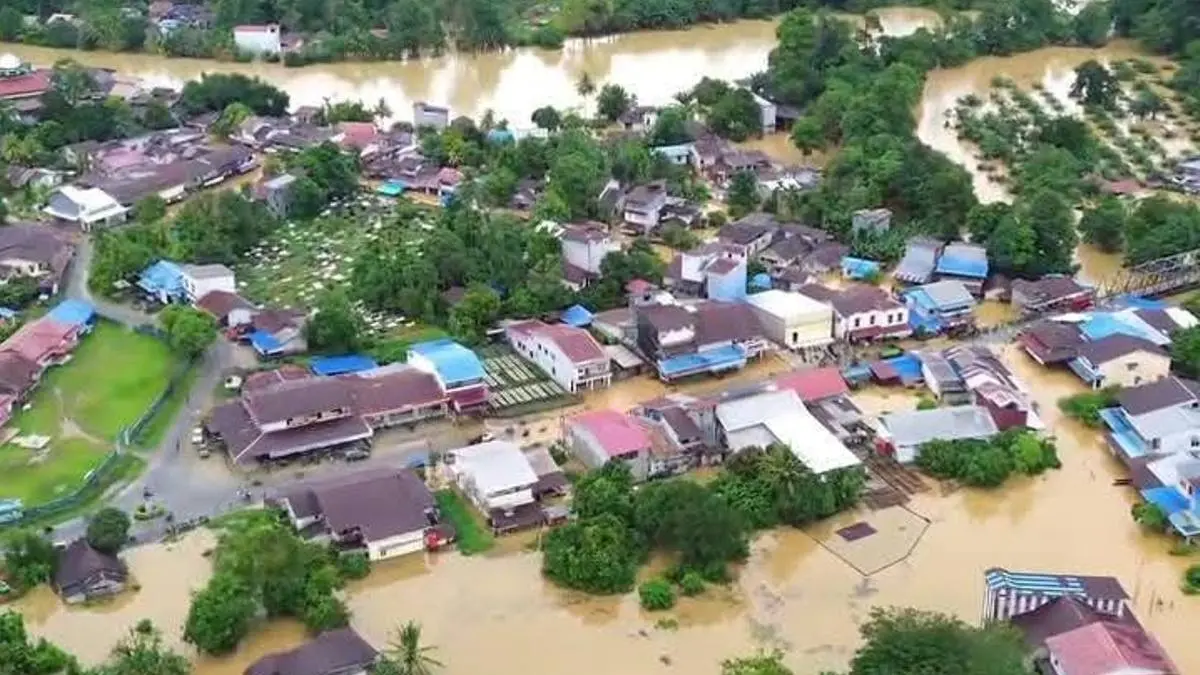 Banjir melanda Kecamatan Nanga Taman Kabupaten Sekadau pada beberapa tahun lalu.

