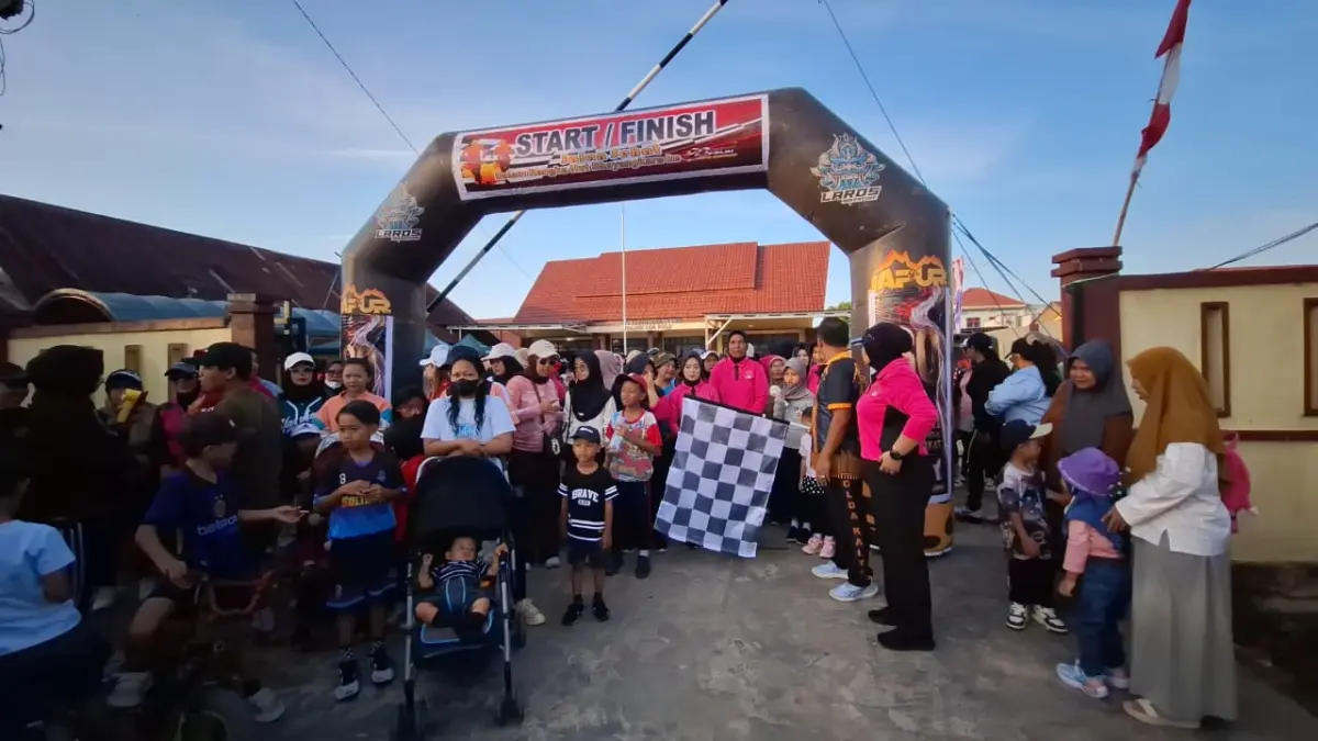 Jalan santai Polsek Loa Kulu bersama masyarakat dalam rangka Hari Bhayangkara ke-80 (Istimewa)