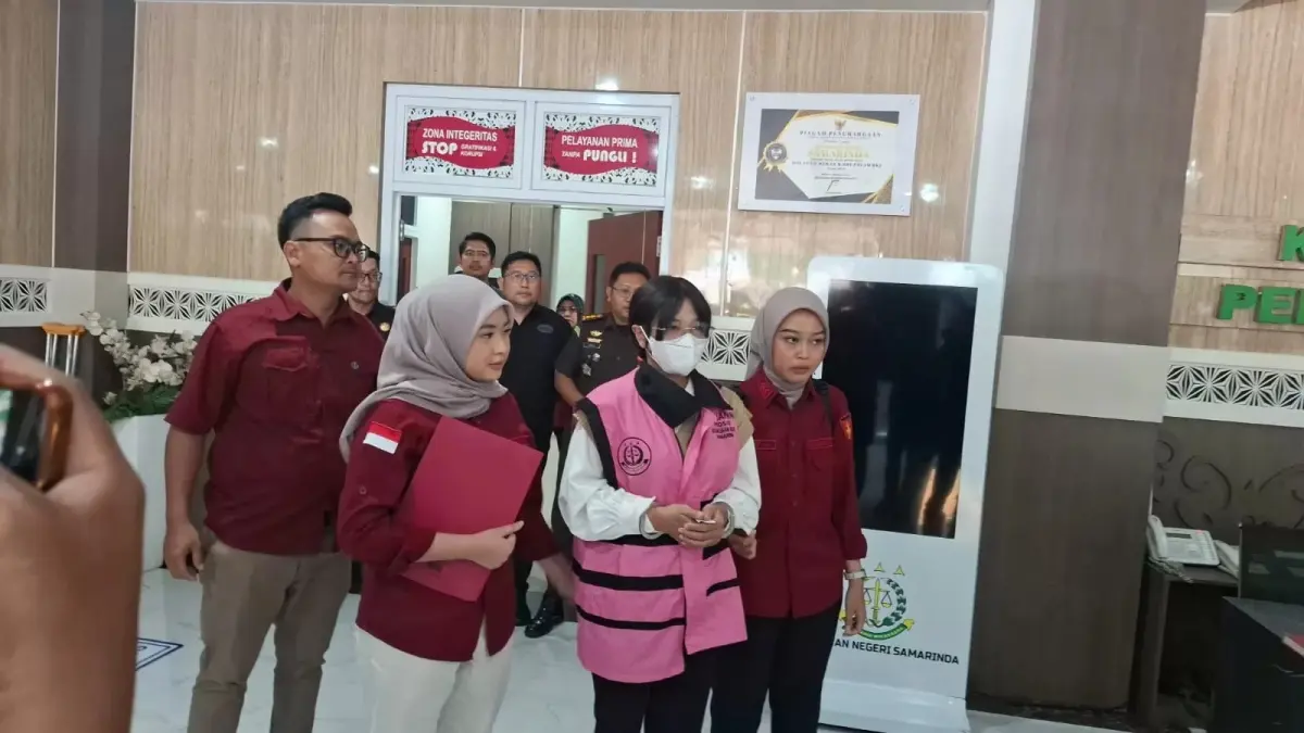 Tersangka ditahan.