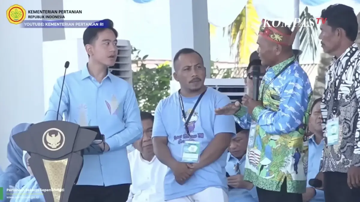 Gibran saat berdialog dengan petani. (tangkapan layar)