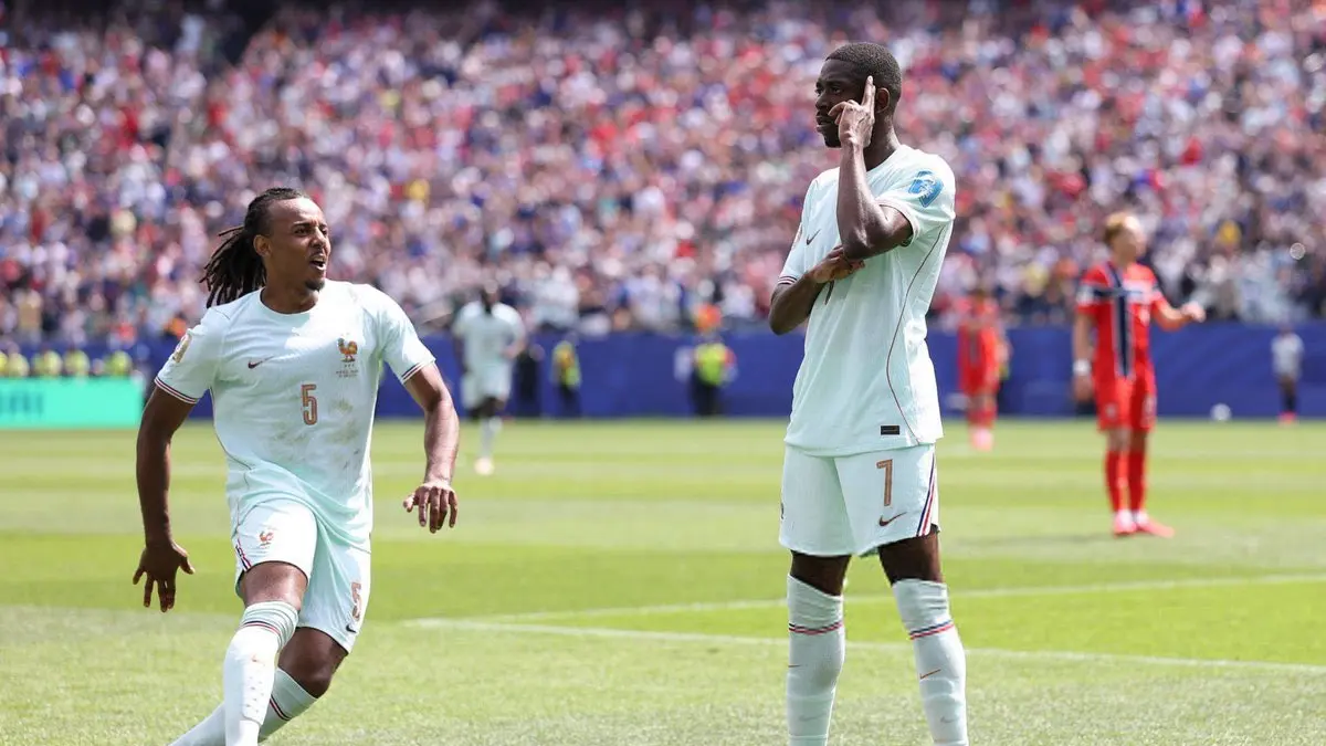 Ousman Dembele cetak hattrrick.