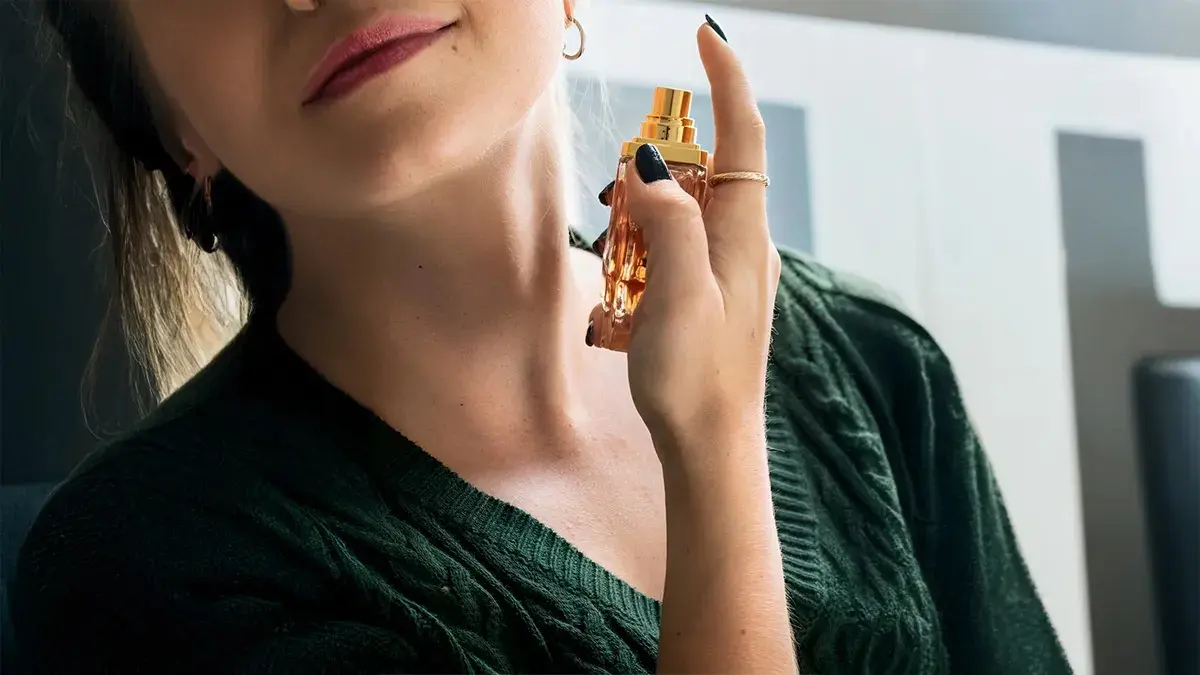 Ilustrasi semprot parfum.