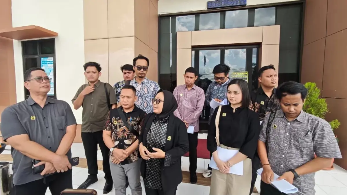 Tim penggugat TAGUPP usai menjalani sidang di di Pengadilan Tata Usaha Negara (PTUN) Samarinda. (Ist)