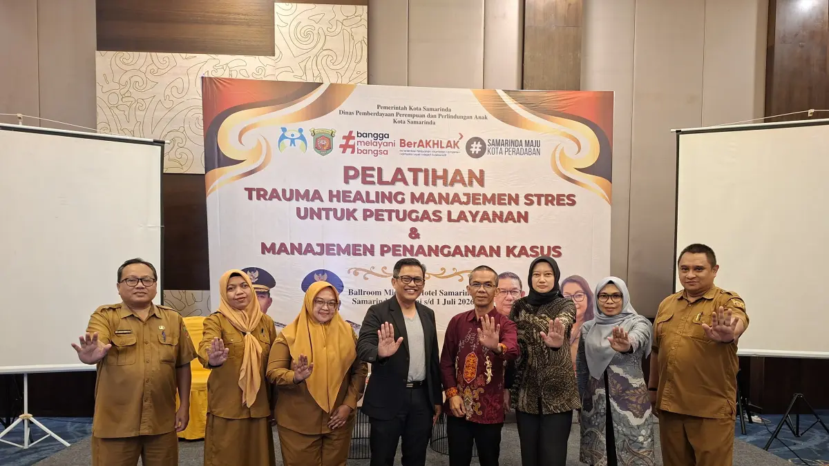 Pelatihan yang didanai melalui Dana Alokasi Khusus (DAK) Nonfisik Tahun Anggaran 2026 tersebut diikuti 35 peserta yang berasal dari DP2PA Kota Samarinda, UPTD Perlindungan Perempuan dan Anak (UPTD PPA), Tenaga Kesejahteraan Sosial Kecamatan (TKSK), Pekerja Sosial Masyarakat (PSM), serta Pusat Pembelajaran Keluarga (Puspaga).