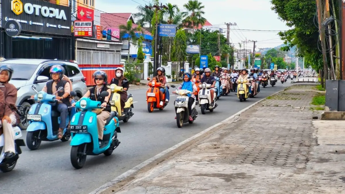 Kegiatan ini menjadi wadah bagi pengguna Yamaha Fazzio dan Filano untuk berkumpul, mengekspresikan gaya hidup, sekaligus menikmati pengalaman berkendara yang menyenangkan.
